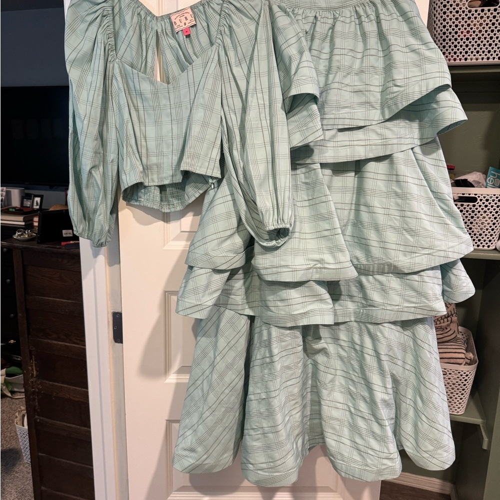 Green Midi Bubble Top with Tiered Design for Casual Wear